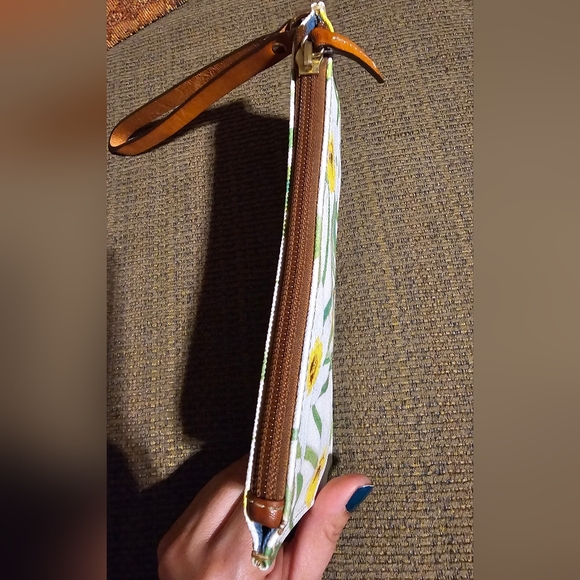 Dooney and Bourke Leather Floral Wristlet Clutch Lillies EUC - Picture 12 of 13